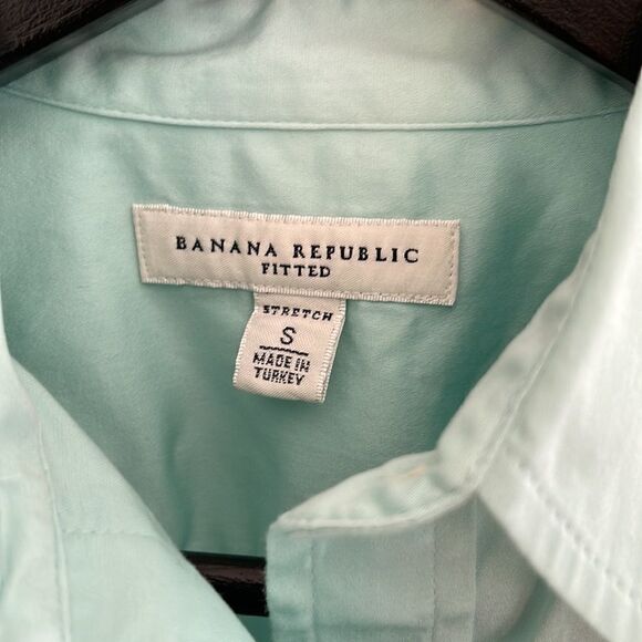 Banana Republic Fitted Button Down Shirt. Size Small - Picture 5 of 8